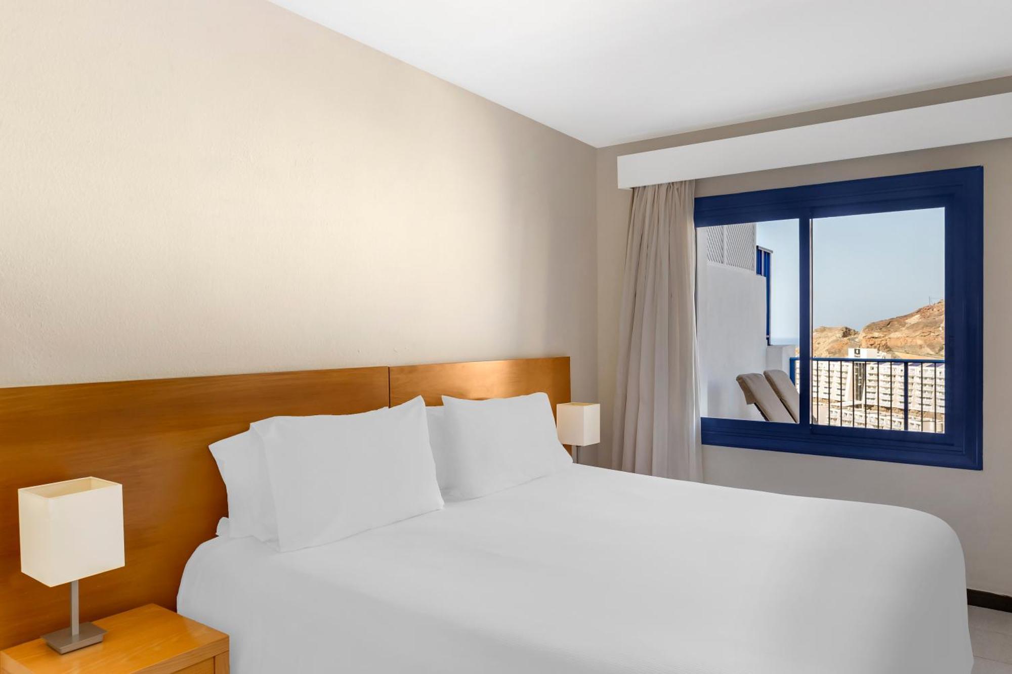 อพาร์ตเมนต์ แอท กาลา บลังกา บาย ไดมอนด์ รีสอร์ต Aparthotel เตารีโต ภายนอก รูปภาพ